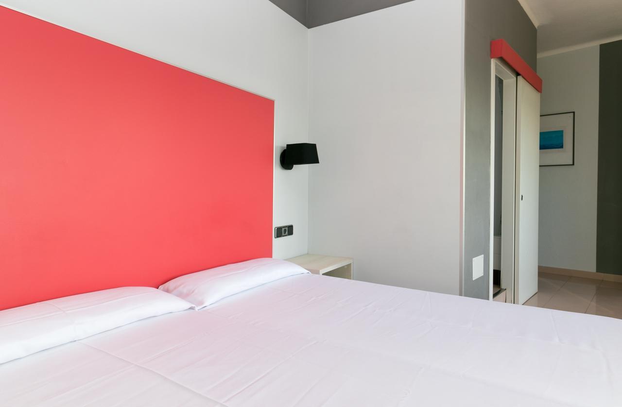 The Red Hotel - Adults Only San Antonio  Bagian luar foto